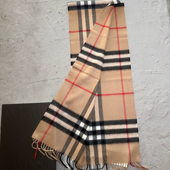 BURBERRY Unisex CHECK CASHMERE SCARF ARCHIVE BEIGE - Picture 8 of 10